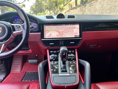 Used 2019 Porsche Cayenne AWD/4WD image 12