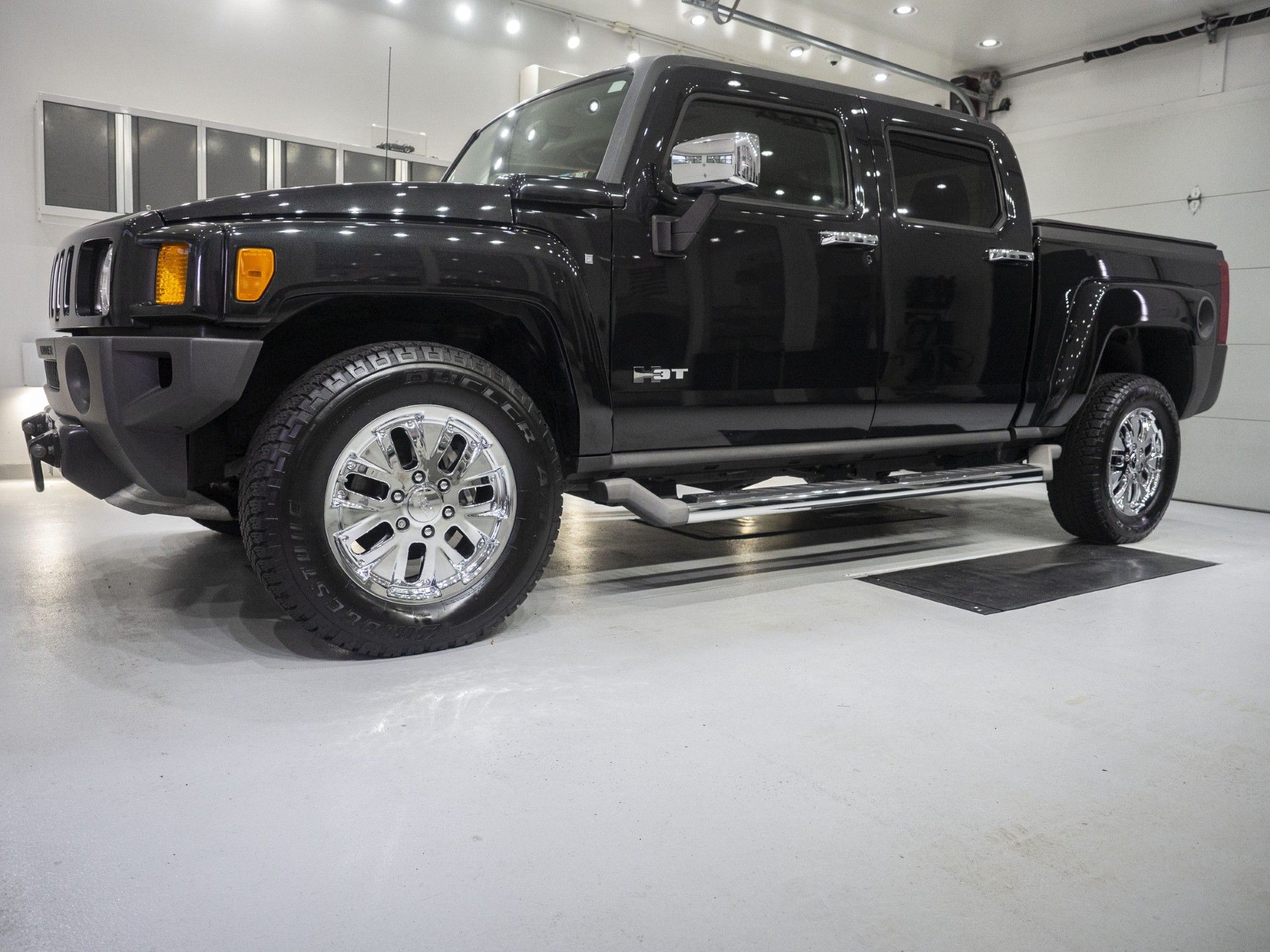 Used 2009 HUMMER H3T Luxury AWD/4WD image 1