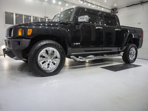 Used 2009 HUMMER H3T Luxury image 1