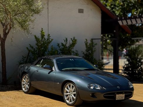 Used 2000 Jaguar XK8 Convertible image 21