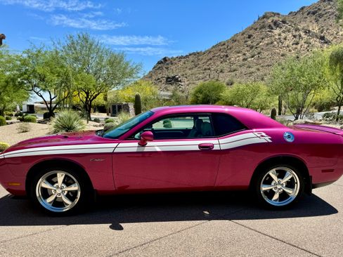 Used 2010 Dodge Challenger R/T RWD image 10