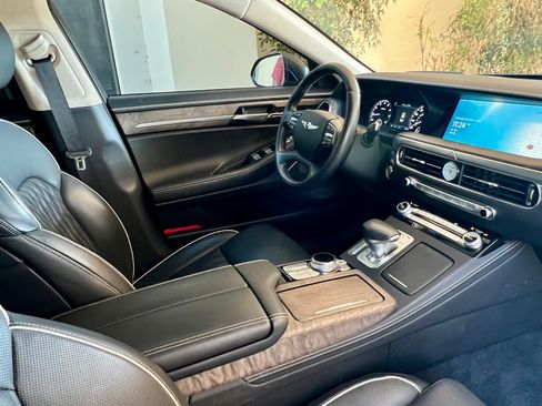 Used 2022 Genesis G90 3.3T Premium image 10
