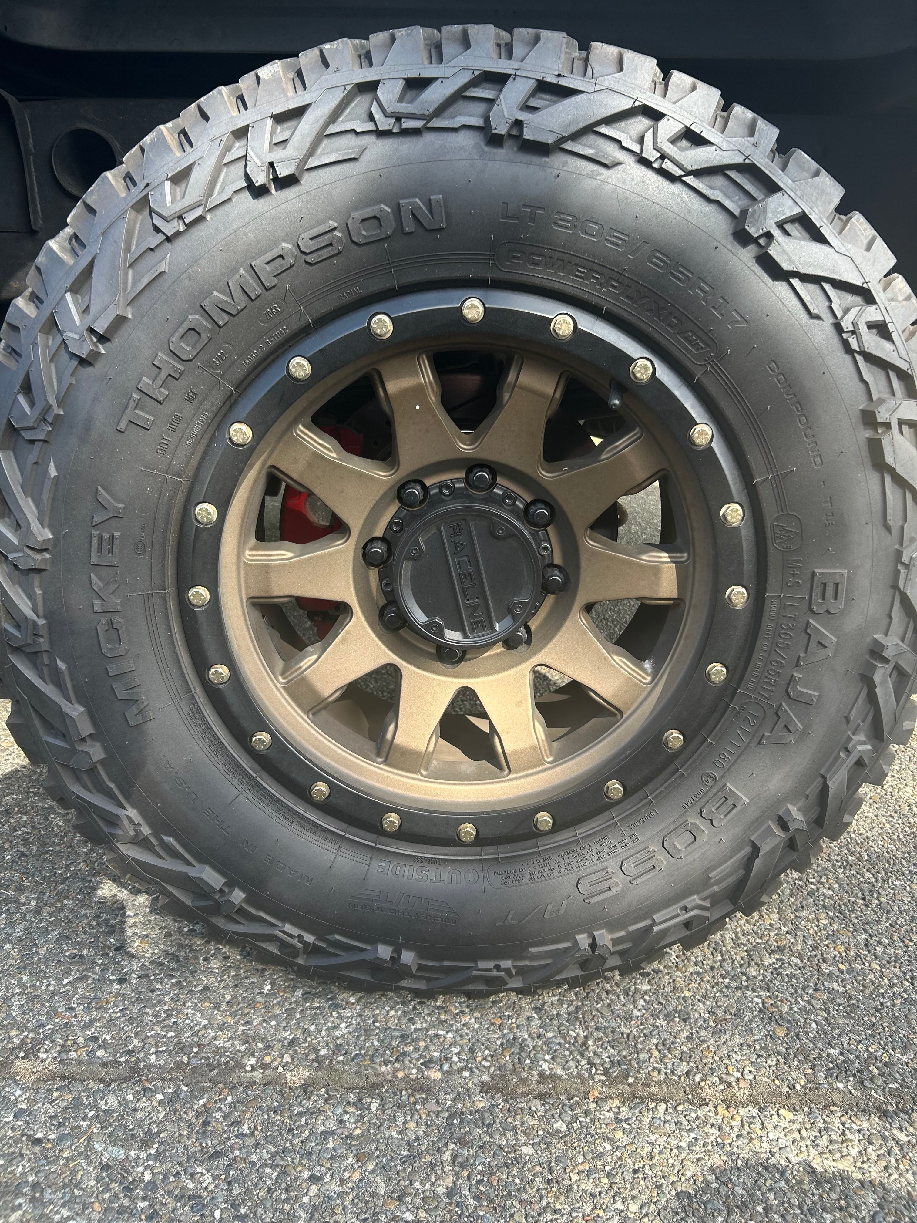 Used 2001 Chevrolet Silverado 2500 LS w/ Off-Road Skid Plate Pkg AWD/4WD image 12