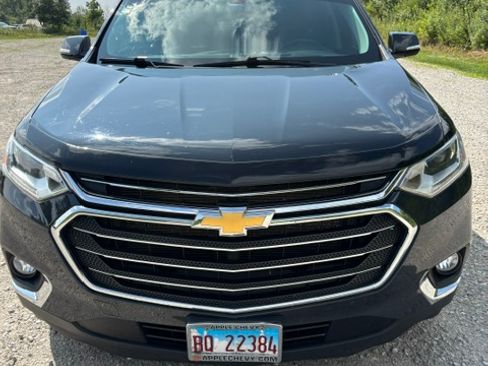 Used 2020 Chevrolet Traverse LT w/ Driver Confidence II Package AWD/4WD image 4