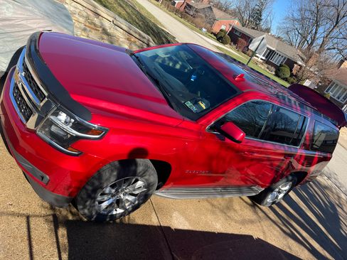 Used 2015 Chevrolet Suburban LT image 16