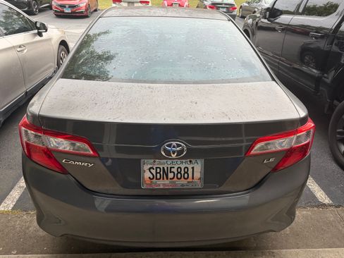 Used 2012 Toyota Camry LE FWD image 2