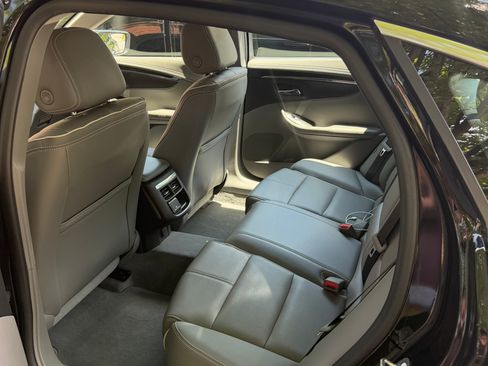 Used 2016 Chevrolet Impala LTZ w/ Enhanced Convenience Package FWD image 5