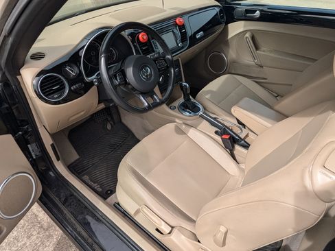 Used 2013 Volkswagen Beetle 2.5 image 4