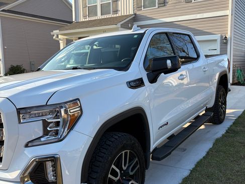 Used 2021 GMC Sierra 1500 AT4 w/ AT4 Preferred Package image 2