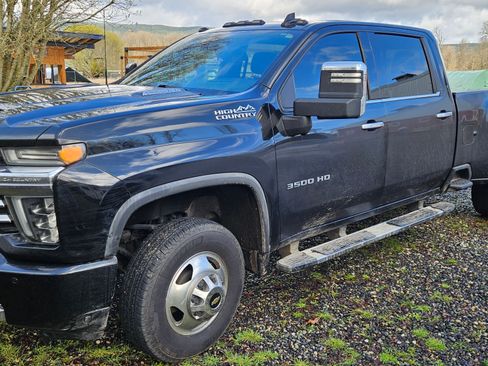 Used 2020 Chevrolet Silverado 3500 High Country image 2