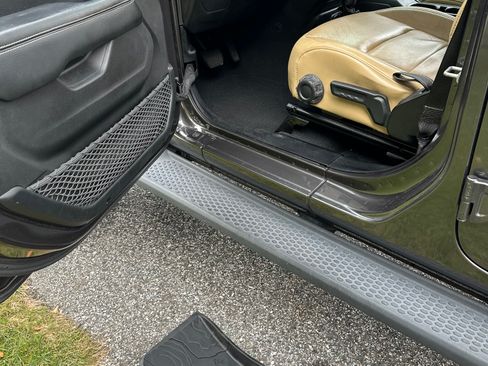 Used 2019 Jeep Wrangler Unlimited Sahara image 13