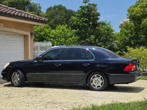 Used 2002 Lexus LS 430 image 6