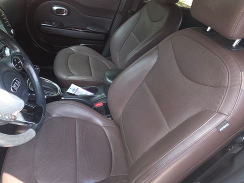 Used 2017 Kia Soul + w/ Option Group 041 image 18