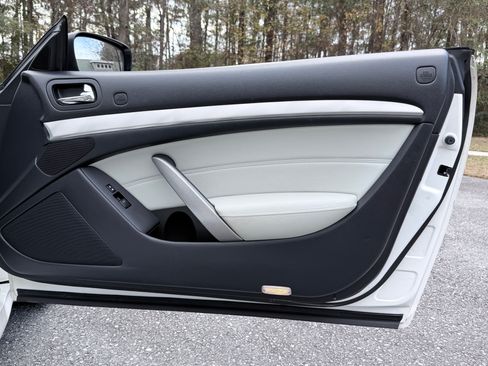 Used 2012 INFINITI G37 Convertible image 26