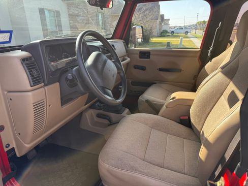 Used 2002 Jeep Wrangler X image 9