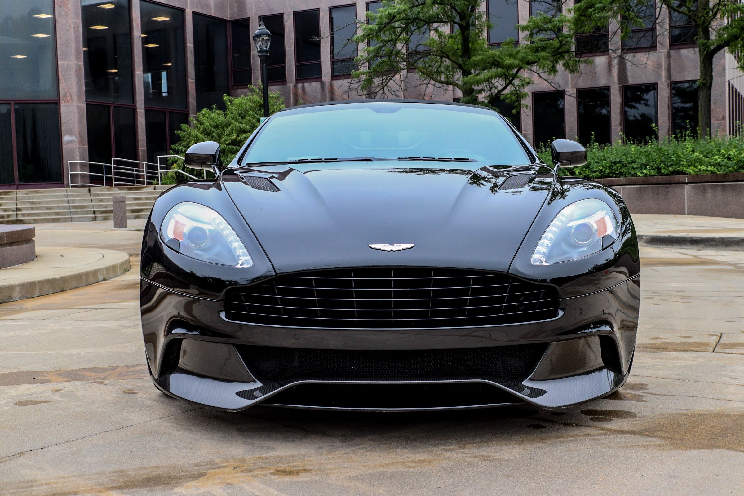 Used 2015 Aston Martin Vanquish Volante RWD image 15
