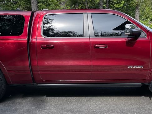Used 2019 RAM 1500 Laramie AWD/4WD image 5