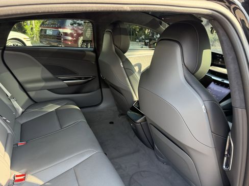 Used 2024 Lucid Air Touring image 28