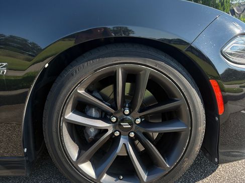 Used 2019 Dodge Charger Scat Pack w/ Technology Group RWD image 9