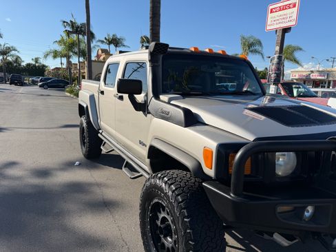 Used 2009 HUMMER H3T Alpha AWD/4WD image 1