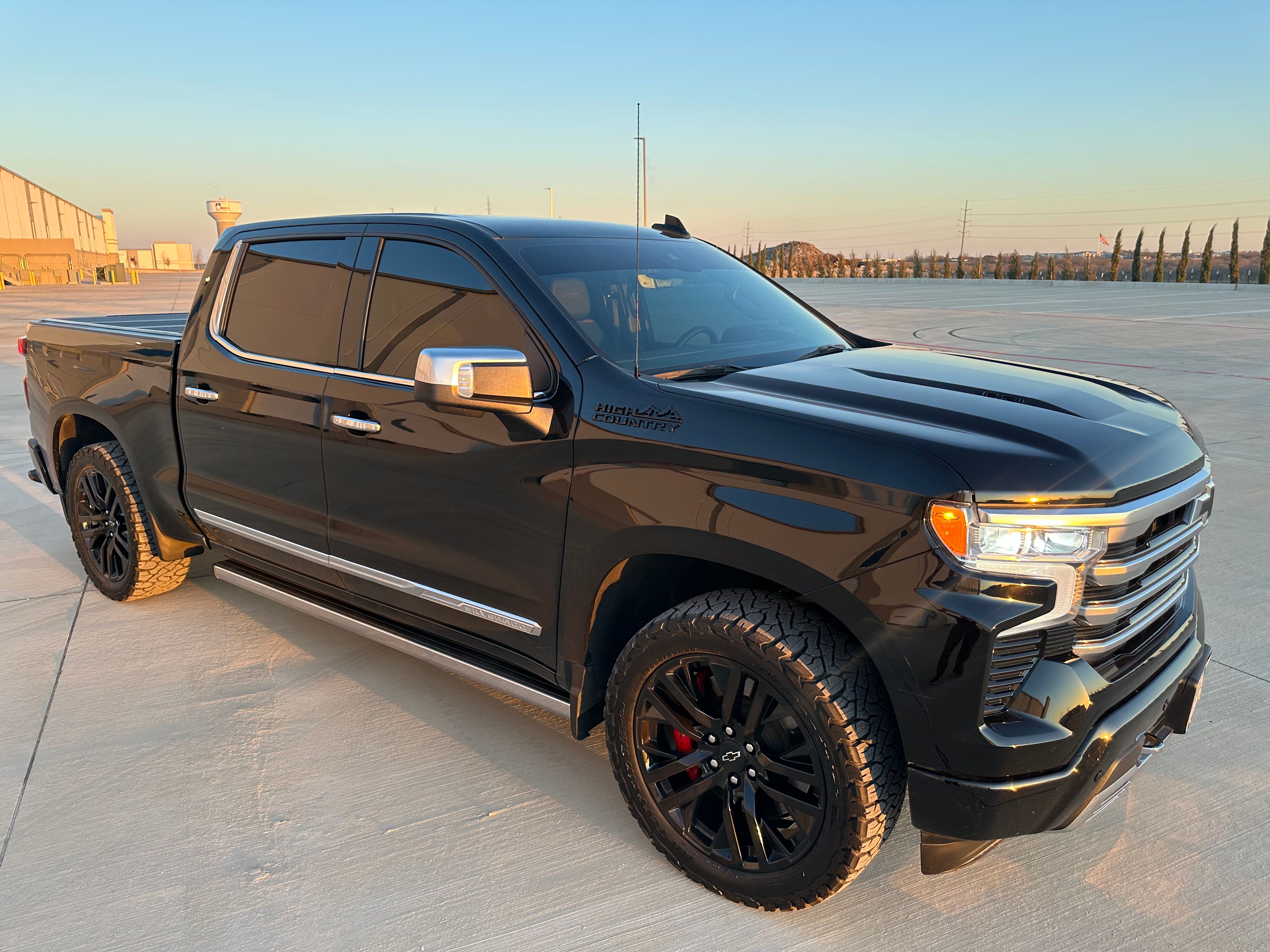 Used 2024 Chevrolet Silverado 1500 High Country AWD/4WD image 6