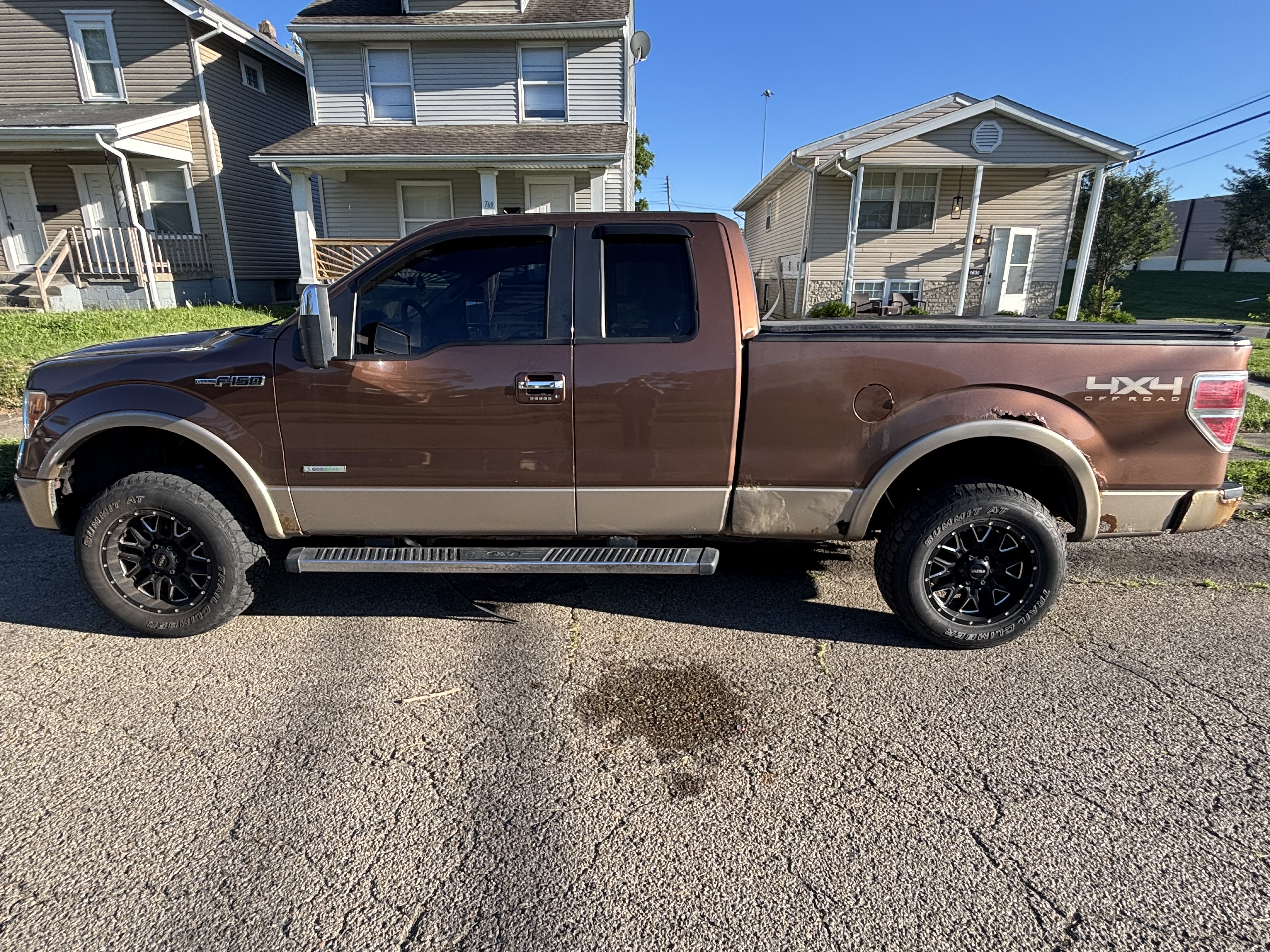 Used 2011 Ford F150 Lariat w/ Lariat Chrome Pkg AWD/4WD image 2