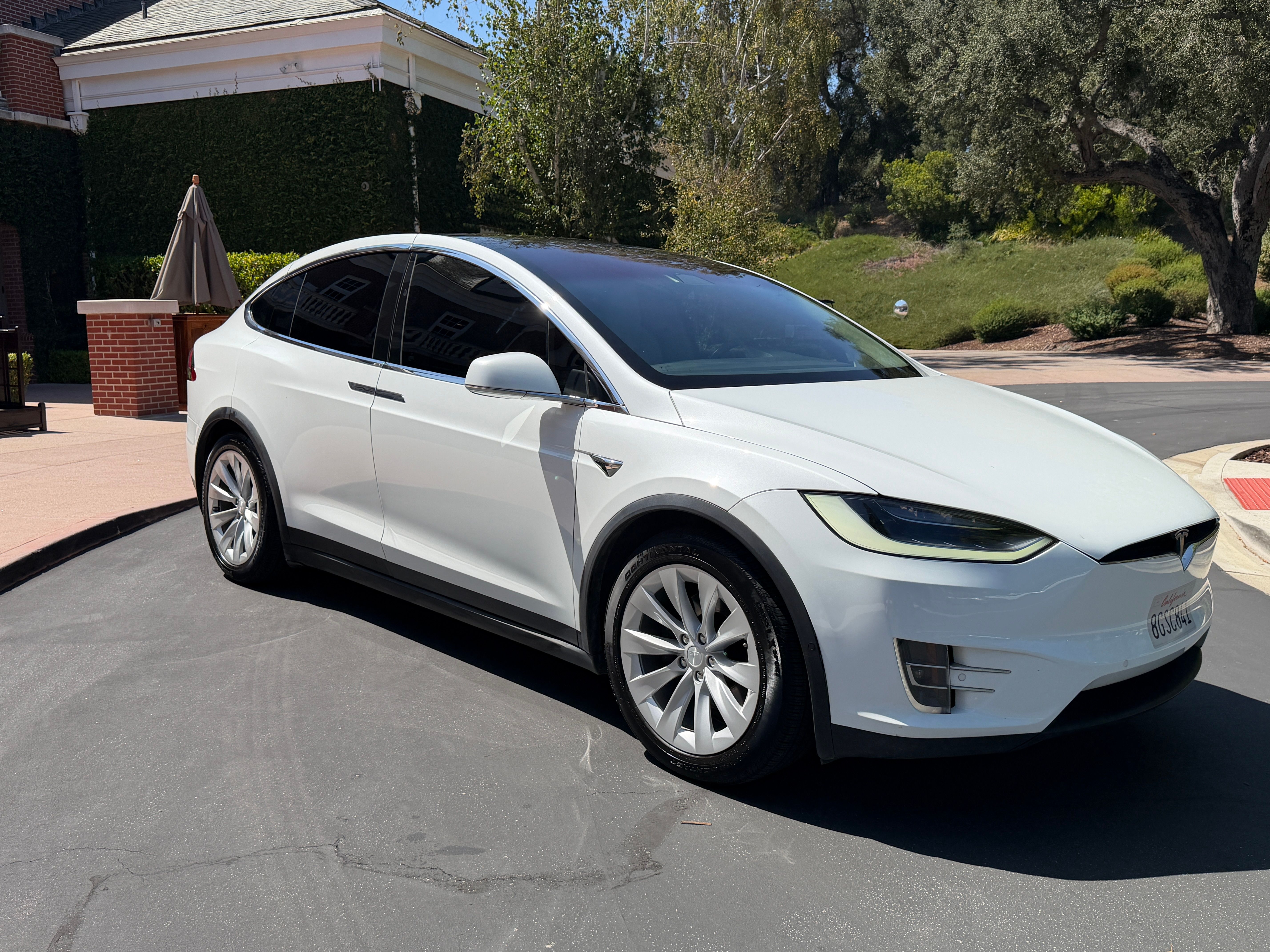 Used 2018 Tesla Model X 75D AWD/4WD image 16