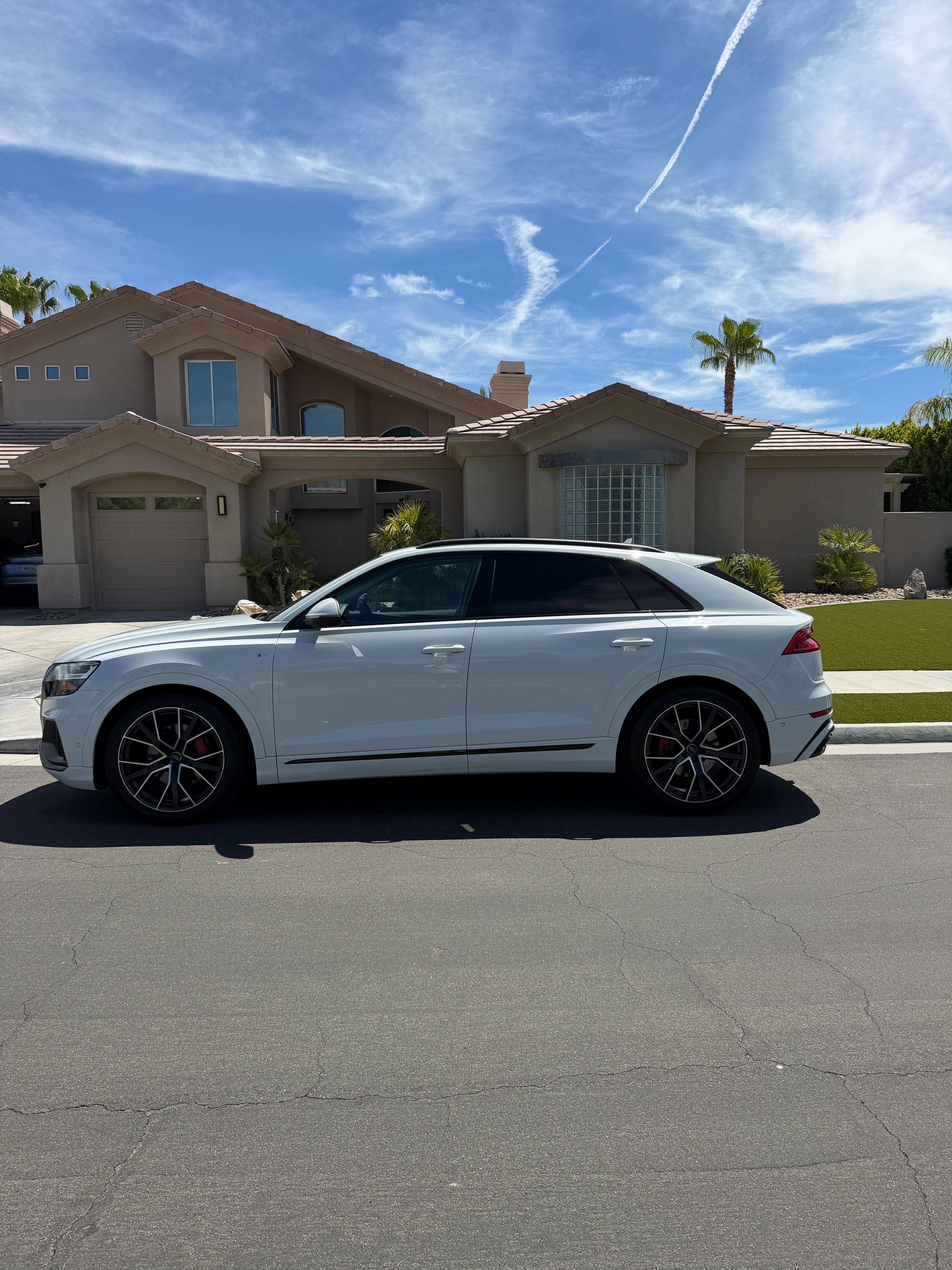 Used 2019 Audi Q8 Premium Plus w/ Premium Plus AWD/4WD image 2