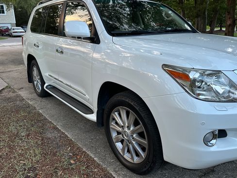 Used 2010 Lexus LX 570 4WD image 2