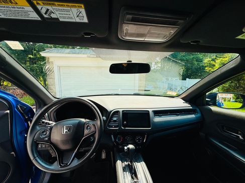 Used 2019 Honda HR-V Sport image 25