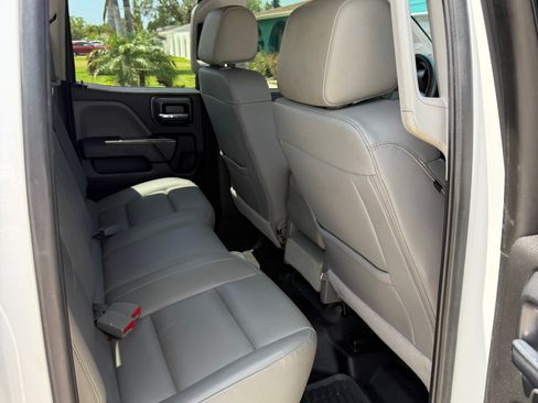 Used 2019 Chevrolet Silverado 2500 W/T AWD/4WD image 9