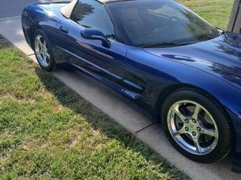 Used 2004 Chevrolet Corvette Convertible w/ Preferred Equipment Group image 10