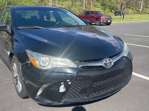 Used 2015 Toyota Camry SE FWD image 8