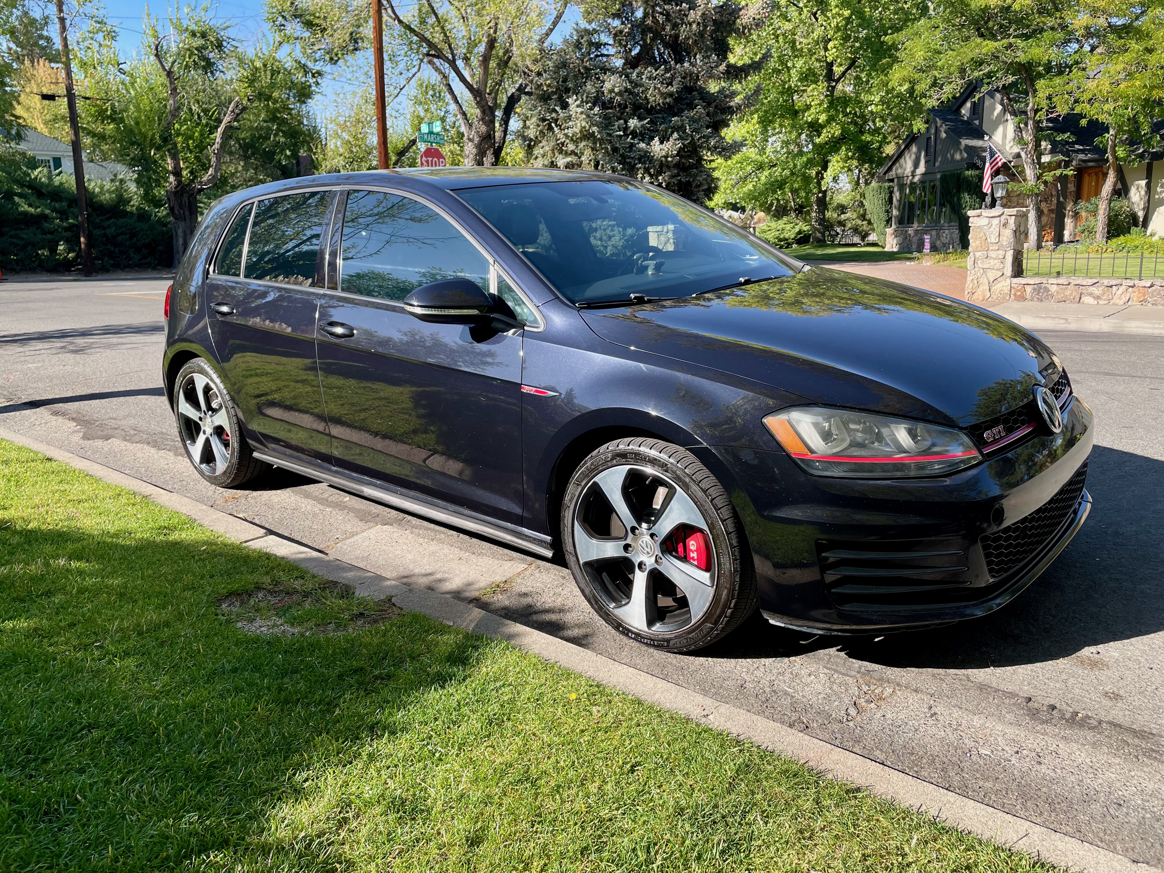 Used 2016 Volkswagen GTI Autobahn w/ Lighting Package (SEL) FWD image 5