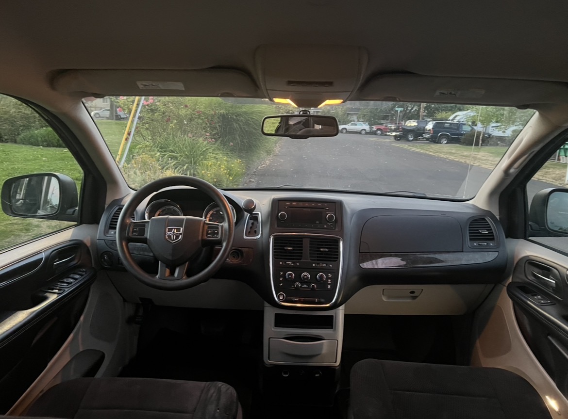Used 2011 Dodge Grand Caravan Mainstreet w/ PWR Convenience Group FWD image 17