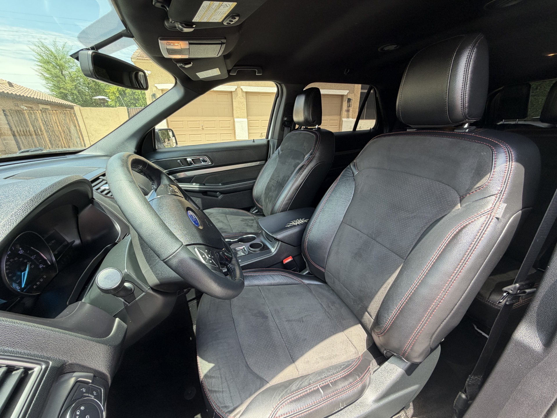 Used 2018 Ford Explorer XLT w/ Equipment Group 202A FWD image 10