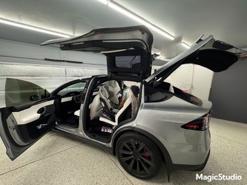 Used 2024 Tesla Model X Plaid image 15