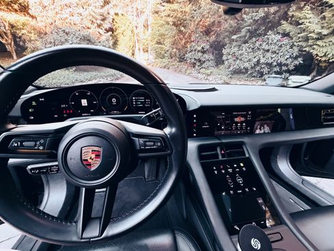 Used 2021 Porsche Taycan RWD image 19