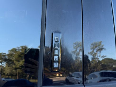 Used 2019 Ford F250 Lariat w/ Lariat Ultimate Package image 6