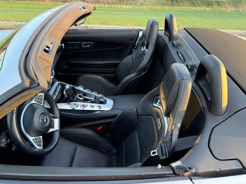 Used 2018 Mercedes-Benz AMG GT Roadster image 9