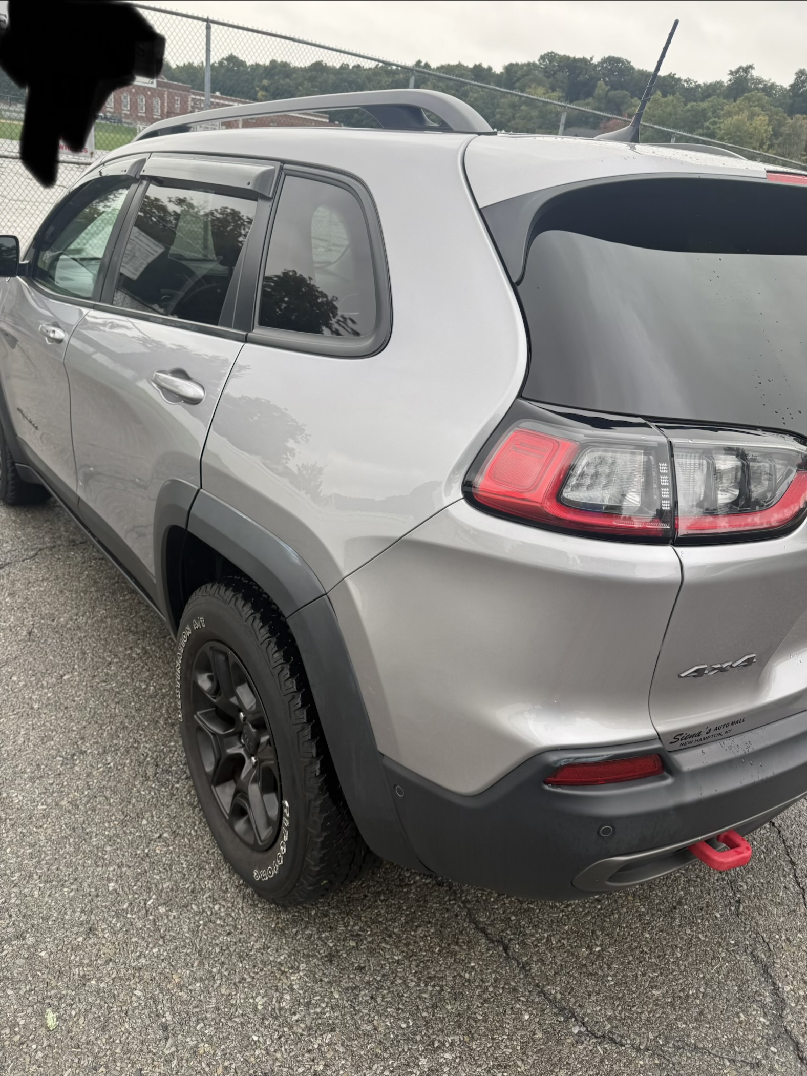 Used 2019 Jeep Cherokee Trailhawk AWD/4WD image 5