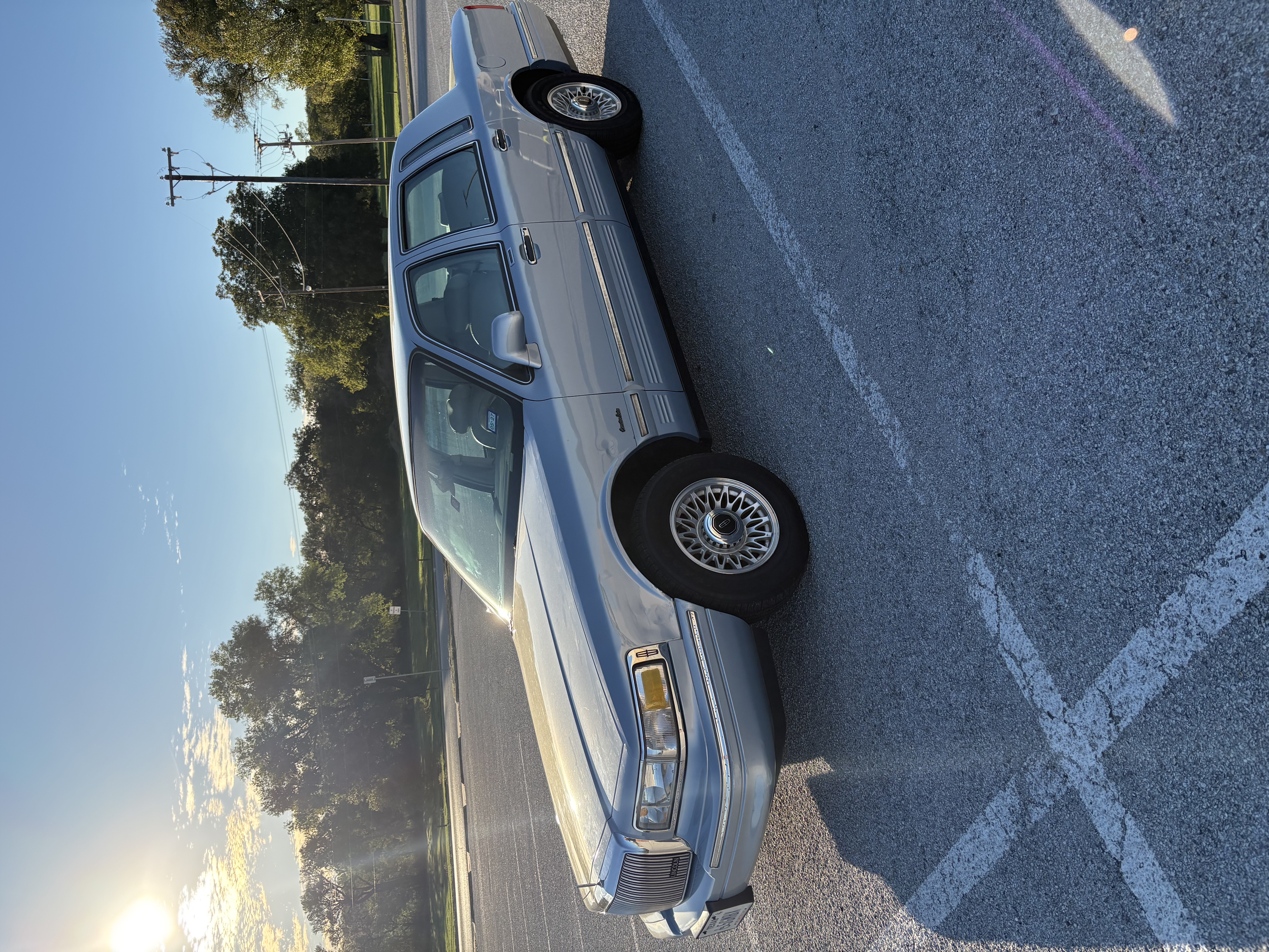 Used 1997 Lincoln Town Car Executive RWD image 9