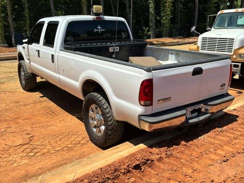 Used 2006 Ford F350 XLT AWD/4WD image 8