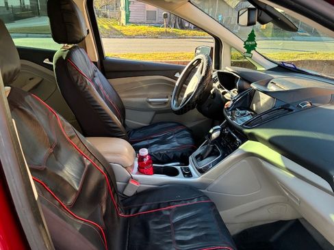 Used 2013 Ford C-MAX SEL image 9