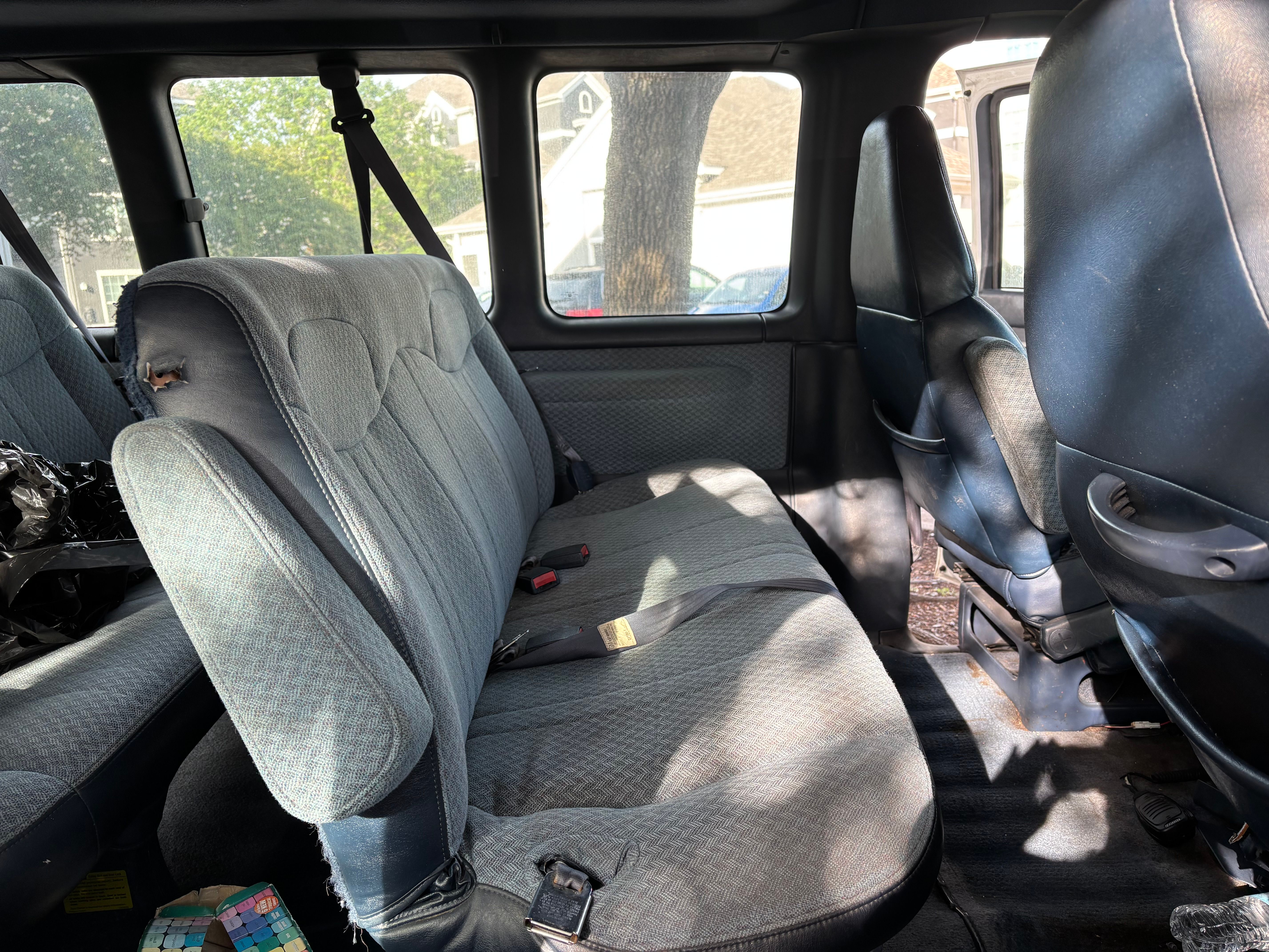 Used 2000 Chevrolet Express 2500 Passenger w/ LS Preferred Equipment Group RWD image 25