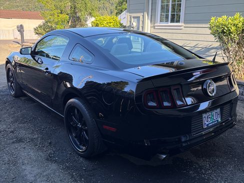 Used 2014 Ford Mustang Premium w/ Electronics Package RWD image 8