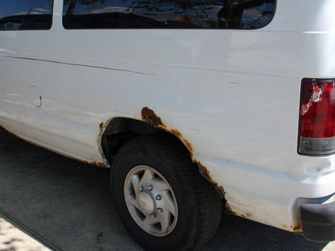 Used 2009 Ford E-250 and Econoline 250 RWD image 10