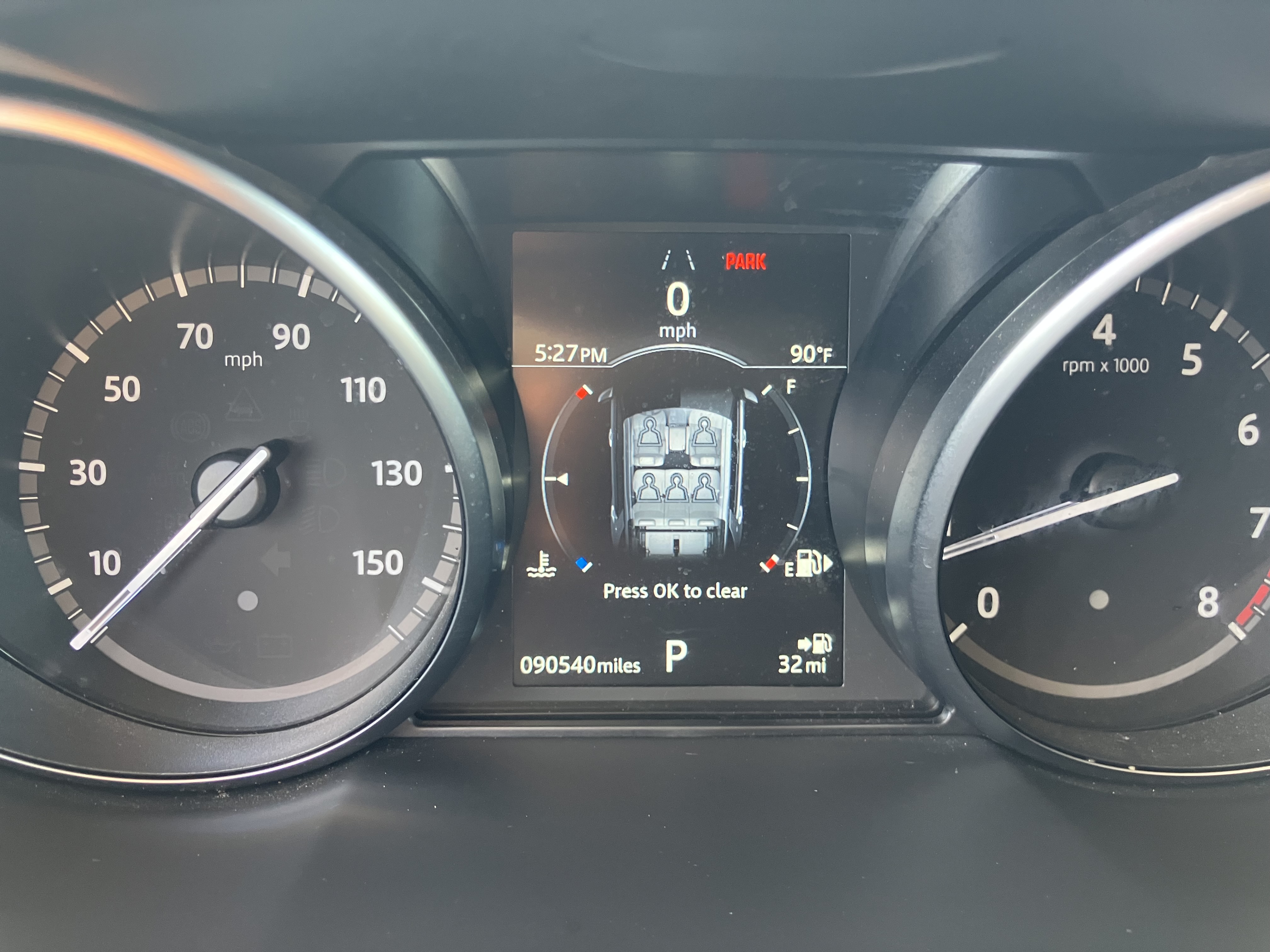 Used 2018 Land Rover Discovery Sport HSE AWD/4WD image 9