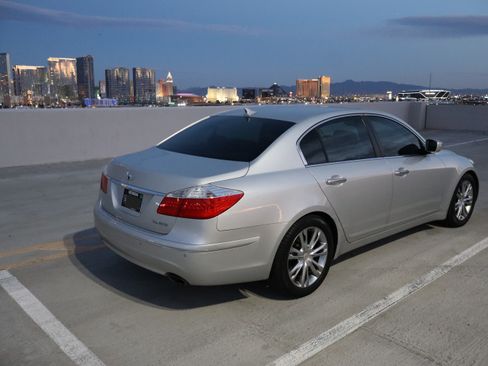 Used 2011 Hyundai Genesis 3.8 w/ Technology Pkg 4 image 22