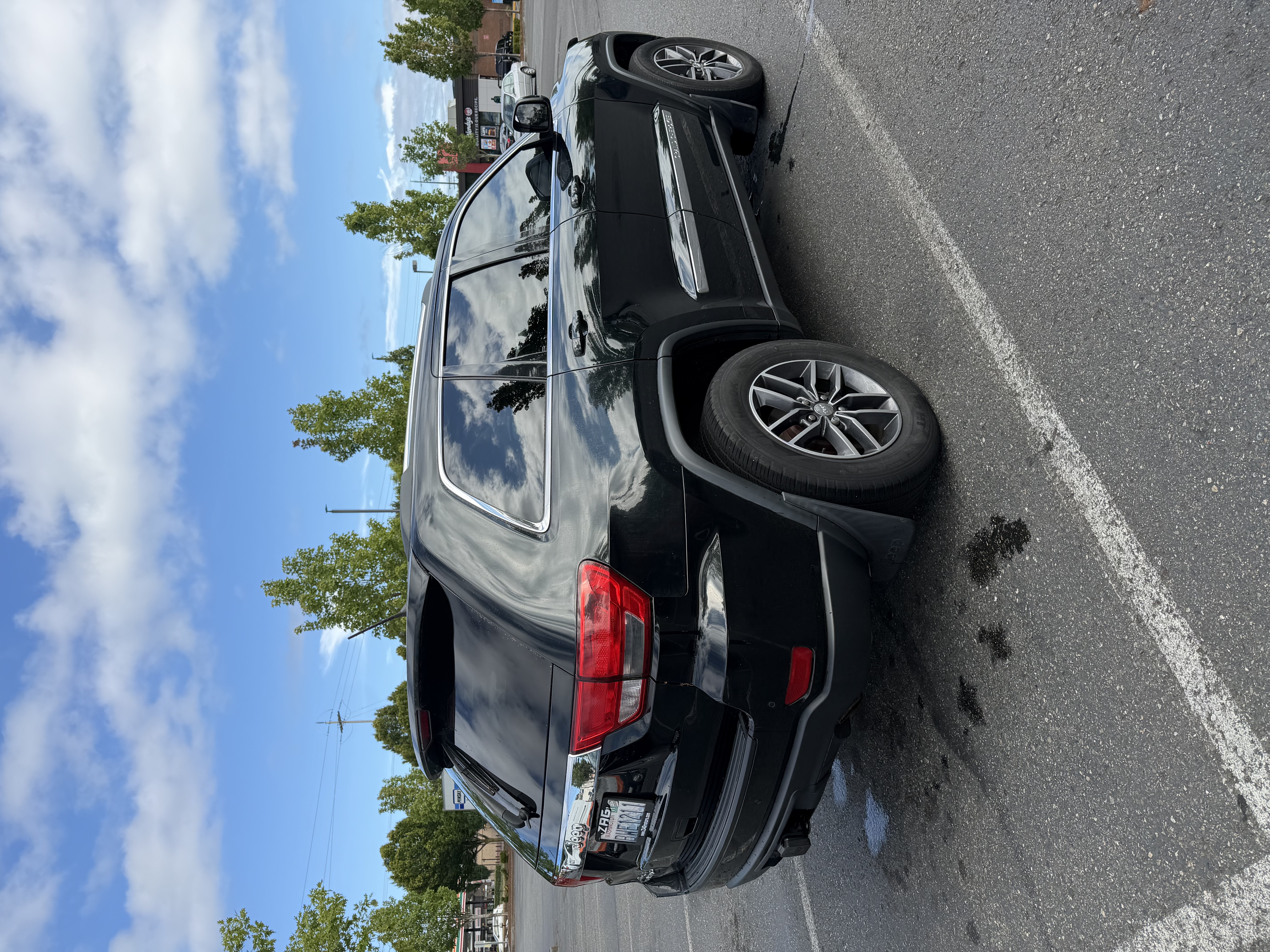 Used 2013 Jeep Grand Cherokee Laredo AWD/4WD image 1